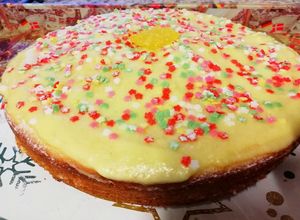 Foto principal de Bizcocho de limón con relleno y capa exterior de crema de limón