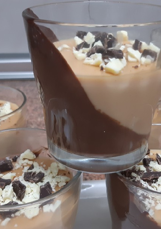 Una foto de Postre de chocolate súper rico delicioso (thliya de Ramadán)