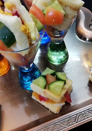 A picture of Shawrma sandwitch bites.
