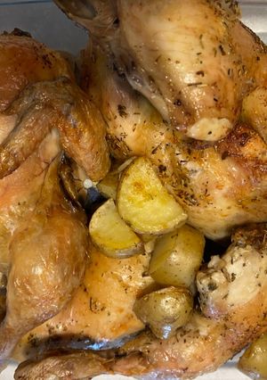 Una foto de Pollo al horno con patatas