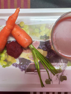 A picture of Carrot beetroot juice.