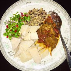 Cooked yam & beans, stew & veggies🥗 A picture of Cooked yam & beans, stew & veggies🥗.