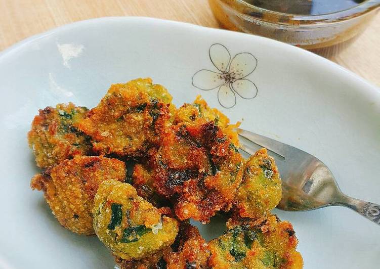 Recipe of Super Quick Homemade Kui Chai Todd: กุ่ยช่ายทอด (Deep Fried Chinese Garlic Chive Cakes)