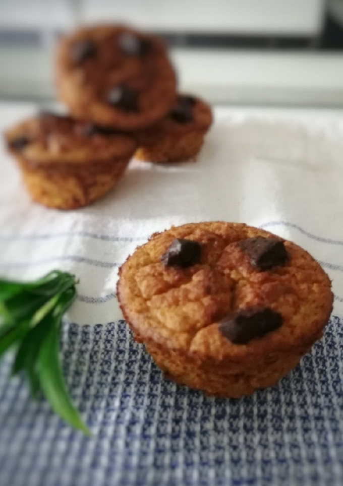 Una foto de Magdalenas de plátano y avena
