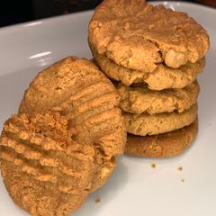 A picture of Peanut butter cookies.