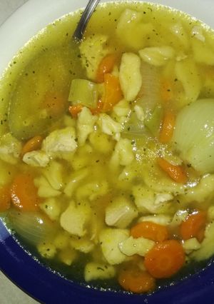 Egyszerű húsleves csipetkével recept fotója