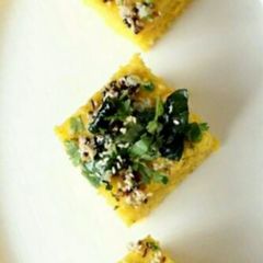 A picture of Dhokla.