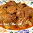 Orejas y manos de cerdo en salsa