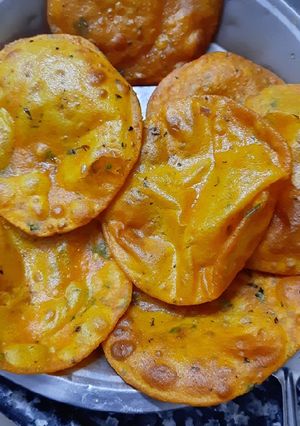 A picture of Aloo puri.