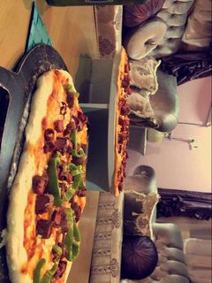 صورة لوصفة بيتزا ب النقانق