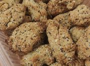 Una foto di biscotti ai datteri