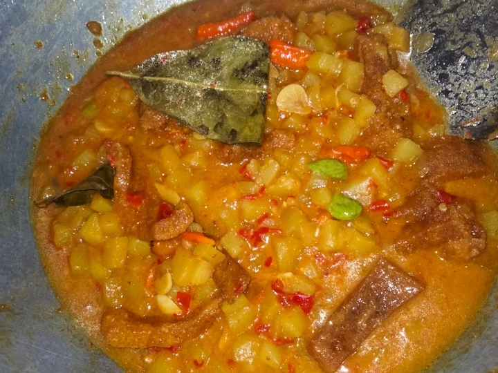Langkah Mudah untuk Menyiapkan Resep Sambel goreng Kentang dan Krecek yang Bikin Ngiler Anti Ribet, Bisa Manjain Lidah