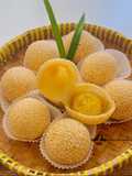 Onde-Onde Premium Wijen Isi Kacang Hijau, Renyah di Luar Lembut di Dalam