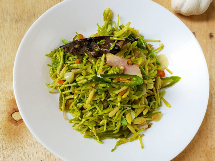 Bagaimana Menyiapkan Tumis bunga pepaya yang Lezat Sekali