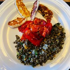 A picture of Roast peppers, tomatoes and lentils.