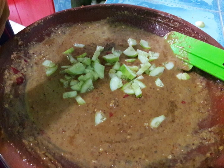 Cara Simple Membikin Resep  Rujak timun bumbu kacang spesial yang Enak, Bikin Ketagihan