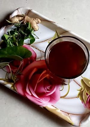इम्यूनिटी बूस्टर काढ़ा (immunity booster kadha recipe in Hindi) रेसिपी मुख्य फोटो