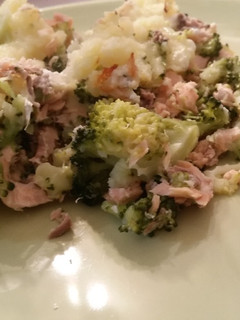 Foto principal de Pastel de salmón y brócoli con boniato