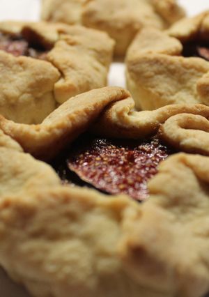 Karamellás, fügés mini pite recept fotója