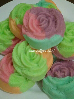 Foto resep Bolu kukus mawar 🌹 (PR_recookanekabolkus)