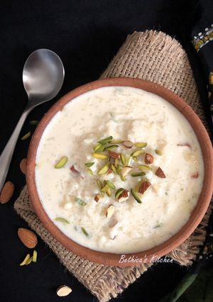 A picture of Chaler Payesh (Rice Kheer / Payasam / Pudding - Bong style).