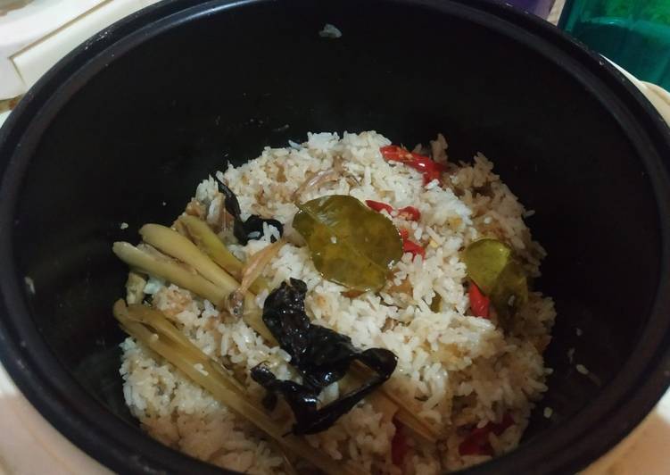 Resep Nasi liwet rice cooker yang Enak Banget