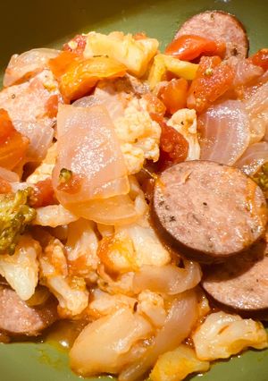 A picture of Red Onion with Chicken Smoked Sausage.