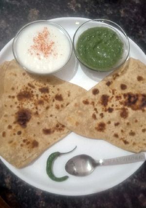 तिकोना पराठा (tikona paratha recipe in Hindi) रेसिपी मुख्य फोटो