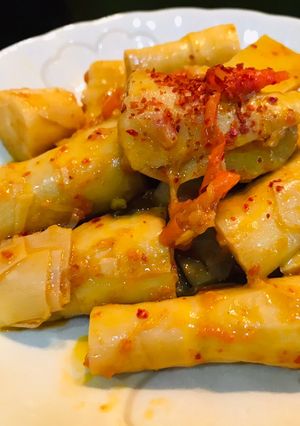 Hình của món Măng kho cay.