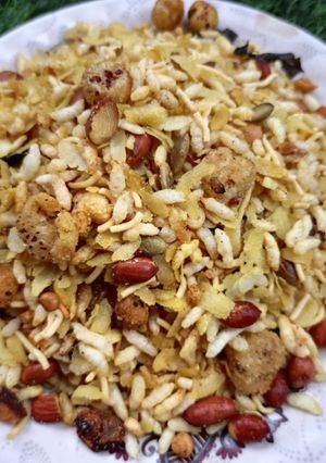 A picture of Trail dryfruits poha chivda namkeen.