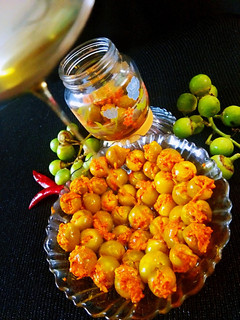 गुंदे और कैरी का अचार (gunde aur kairi ka achar recipe in hindi) रेसिपी मुख्य फोटो