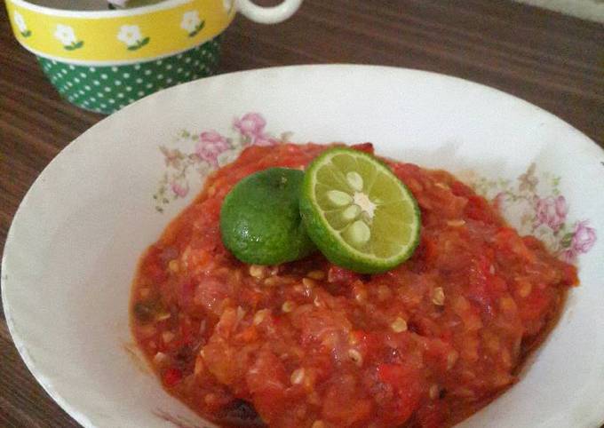 Sambal terasi pelengkap sayur asem