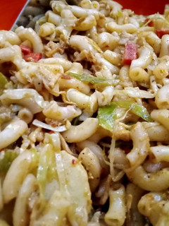 A picture of Chicken vegetable macaroni.