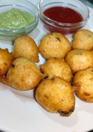 A picture of Urad dal vada (gluten-free, Protein-rich).