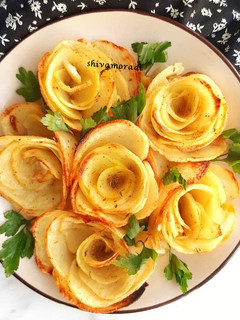 عکسی از دستور سیب زمینی به شکل گل رز