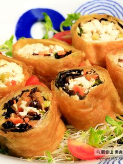 Vegan 創意蔬食🌿黃金臭豆腐捲(全素)|觀音山薈供品捐贈|愛心公益廣結善緣 的食譜成品照片