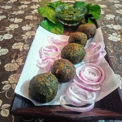 A picture of Spinach Cheese Balls.