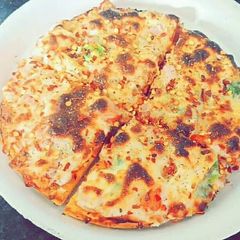 A picture of Cheese pizza.