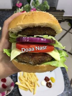 صورة لوصفة برجر لحمة بفول الصويا