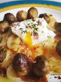 Huevos rotos con coles de Bruselas