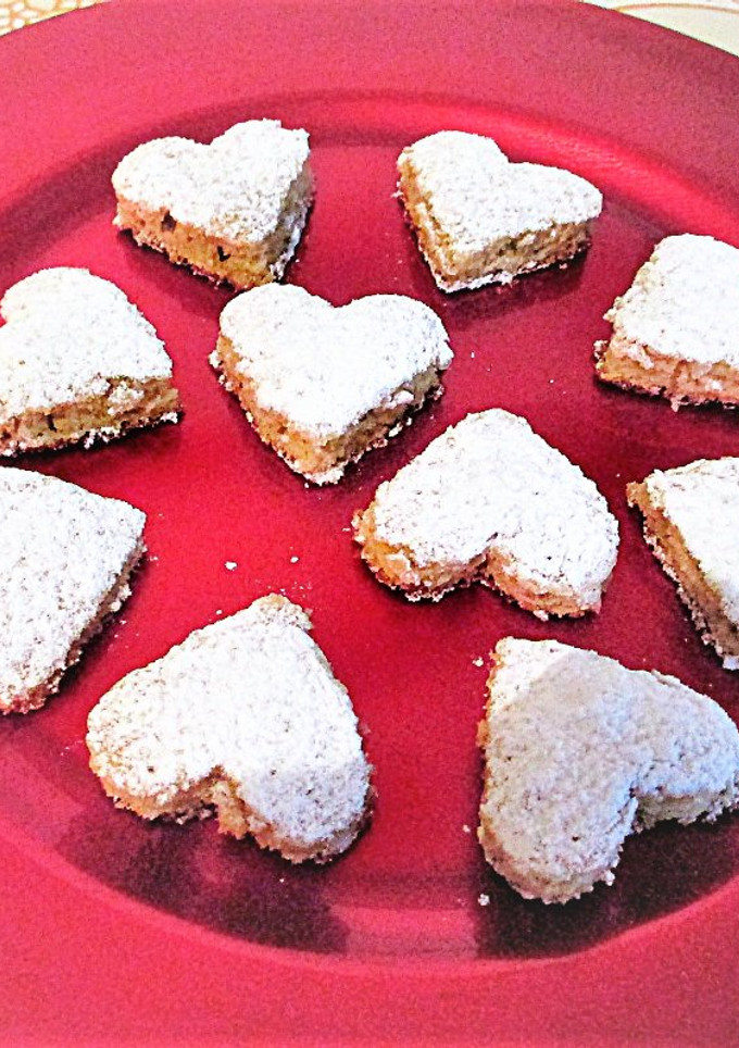 Una foto de Galletitas nevadas fáciles para "San Valentín"