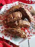 Cantucci nocciole e cioccolato