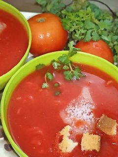 टमाटर सूप विथ मैगी फ्लेवर (tamatar soup with maggi flavour recipe in Hindi) रेसिपी मुख्य फोटो