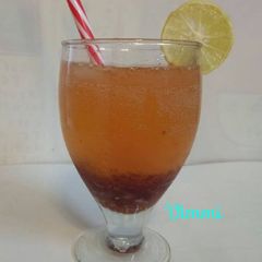A picture of Mango strawberry mocktail.