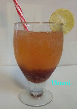 A picture of Mango strawberry mocktail.