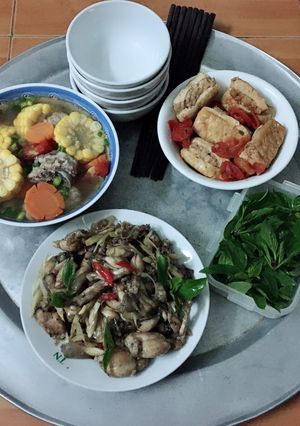 Hình của món CĐ: Cơm gia đình.