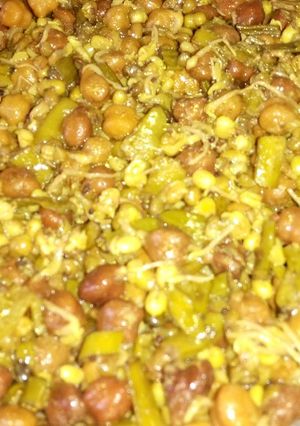 ग्वार फली अंकुरित मूंग चने की सब्जी (Gawar fali ankurit moong chane ki sabzi recipe in hindi) रेसिपी मुख्य फोटो