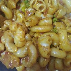 A picture of Macaroni.