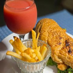 A picture of Crispy chicken po’ boy.