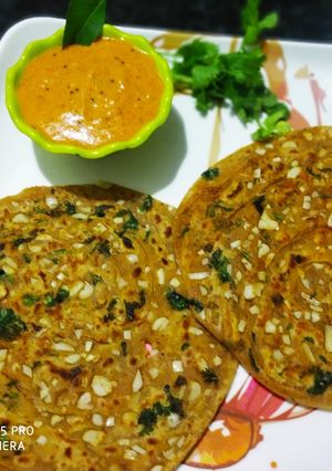 लहसुन का पराठा (Lahsun ka paratha recipe in hindi) रेसिपी मुख्य फोटो
